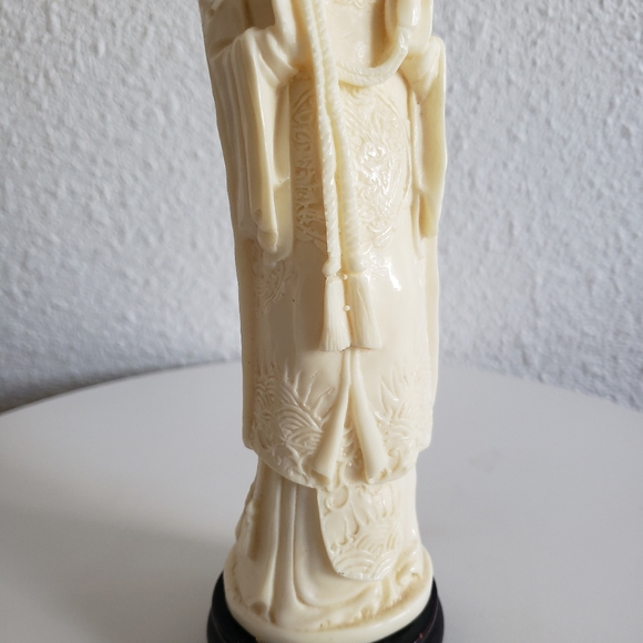 Vintage Detailed Ivorine Resin Faux Bone Female Chinese Empress Statue  - Picture 8 of 12